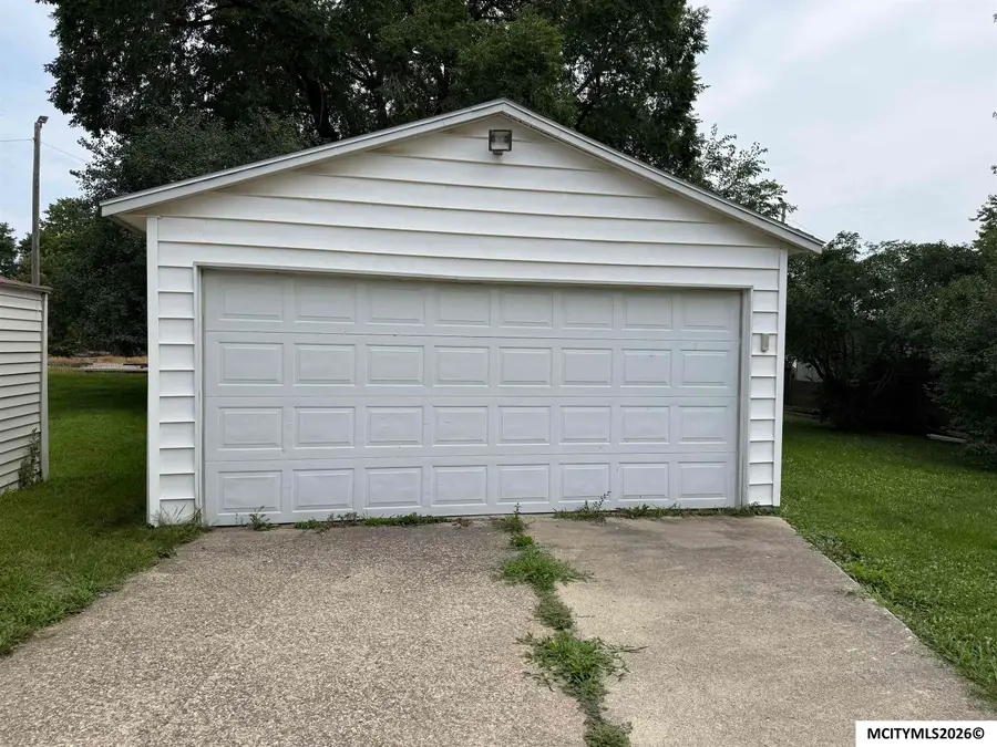 921 N Jackson, Mason City, IA 50401 - #2