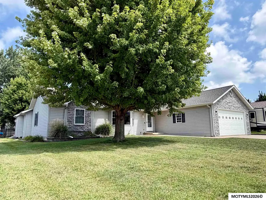 260 E Henschen, Garner, IA 50438 - #2