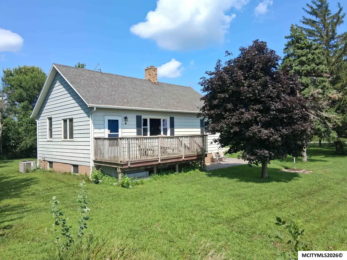 12020 Raven Ave, Mason City, IA 50401 - #1