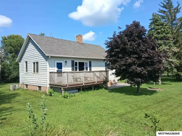12020 Raven Ave, MASON CITY, IA 50401