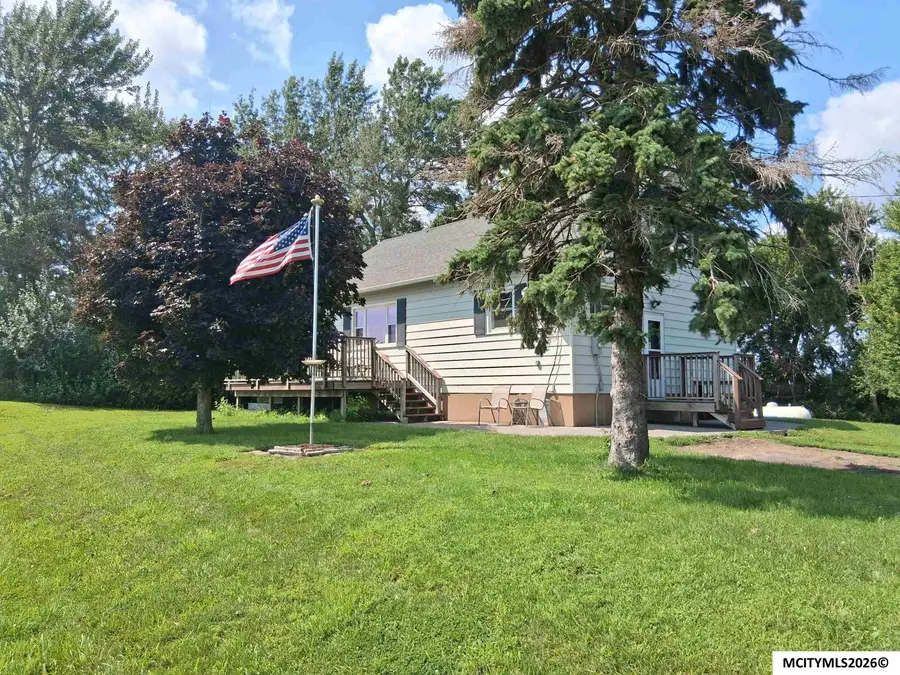 12020 Raven Ave, Mason City, IA 50401 - #2