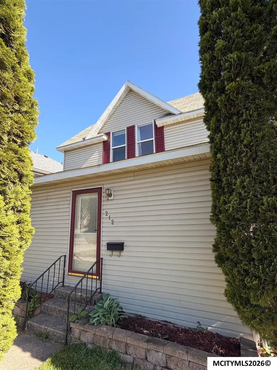 212 12th NW, Mason City, IA 50401 - #2
