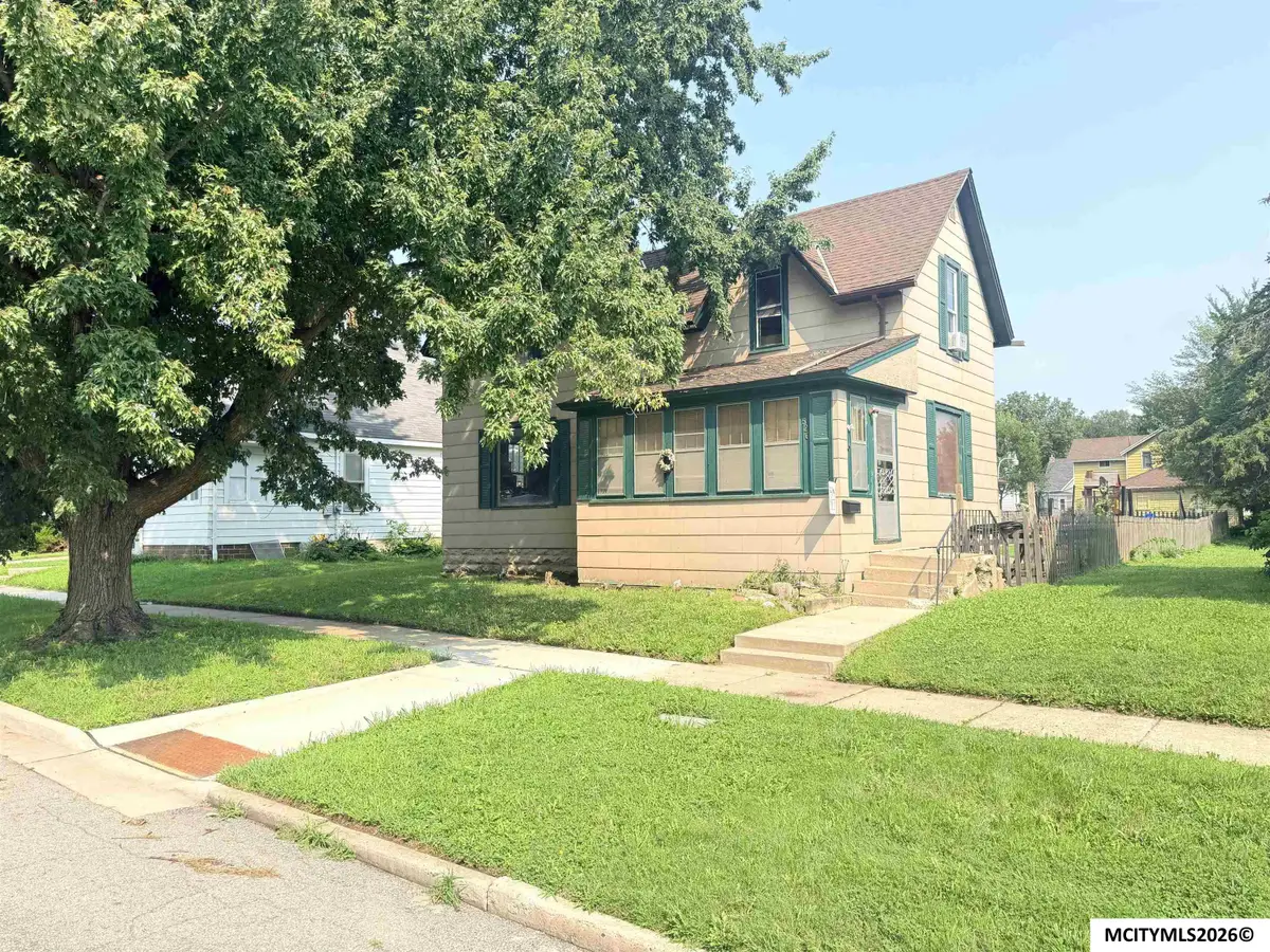 526 6th SE, Mason City, IA 50401 - #1