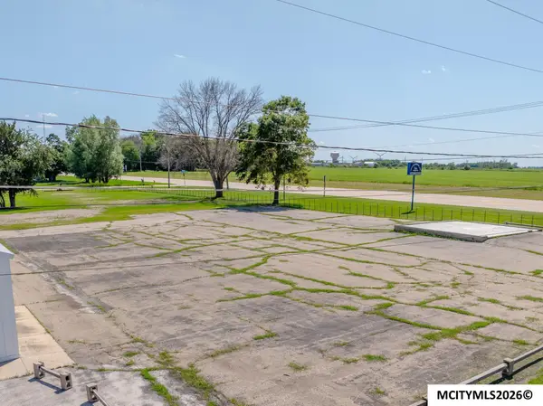 33rd SE, MASON CITY, IA 50401