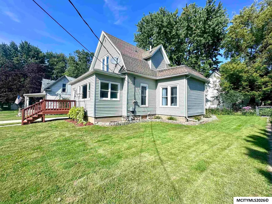 915 N Jefferson Ave, Mason City, IA 50401 - #2