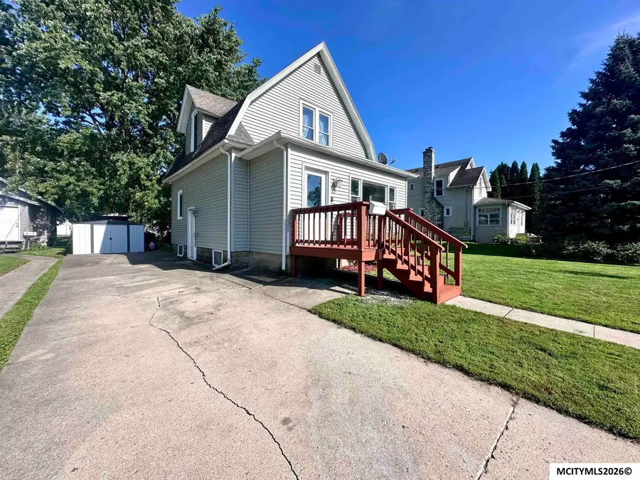 915 N Jefferson Ave, Mason City, IA 50401 - #3