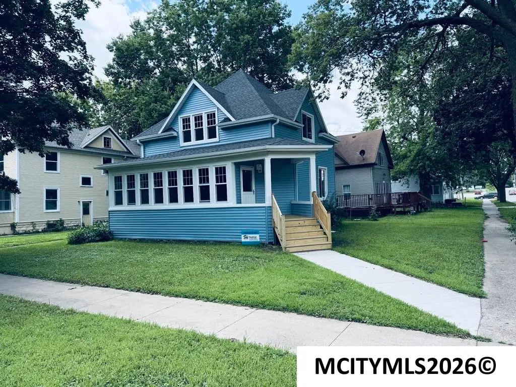 403 1st NW, Mason City, IA 50401 - #1