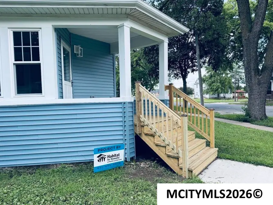 403 1st NW, Mason City, IA 50401 - #3