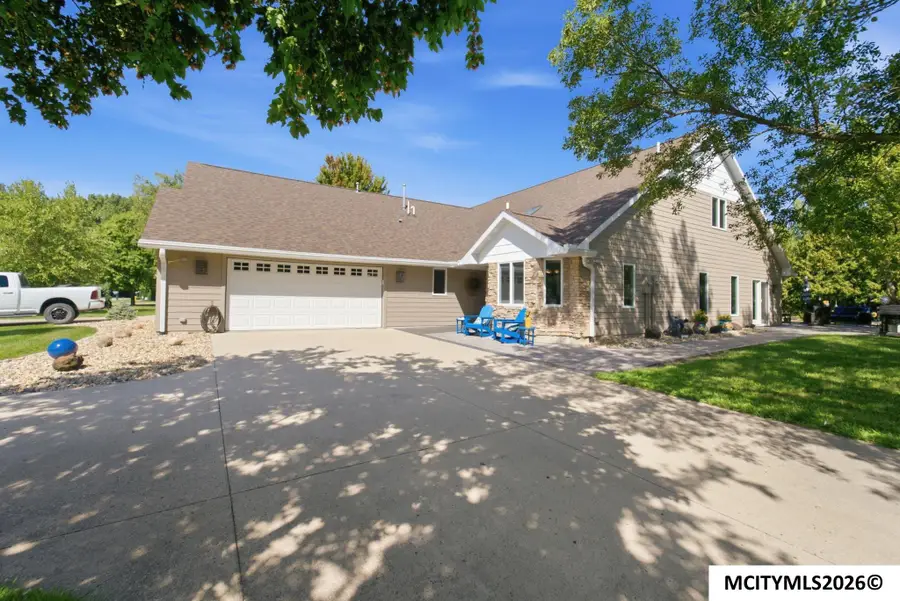 2010 Hunters Ridge Dr, Mason City, IA 50401 - #2