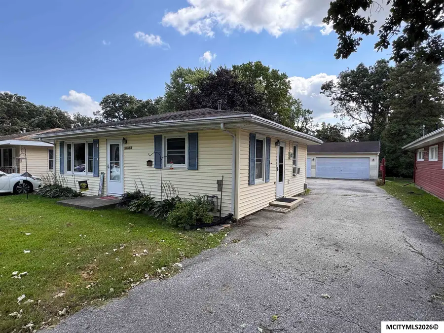 1033 16th NE, Mason City, IA 50401 - #2