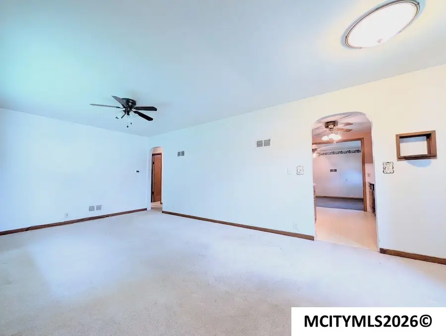 516 10th Str NW, Mason City, IA 50401 - #3