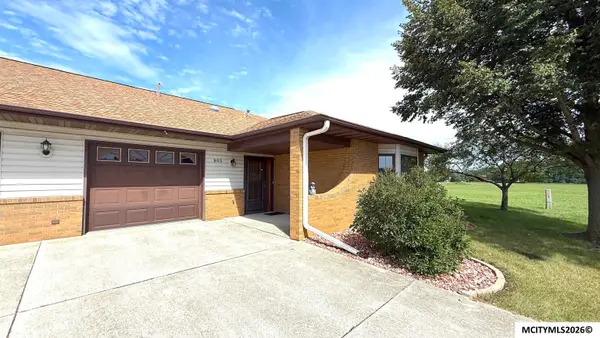 905 Briarcliff Cir, MASON CITY, IA 50401