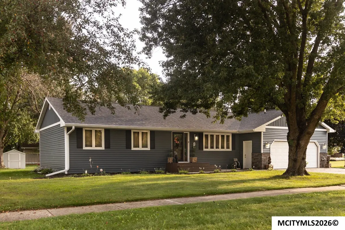 8 williamsburg circle, Mason City, IA 50401 - #1