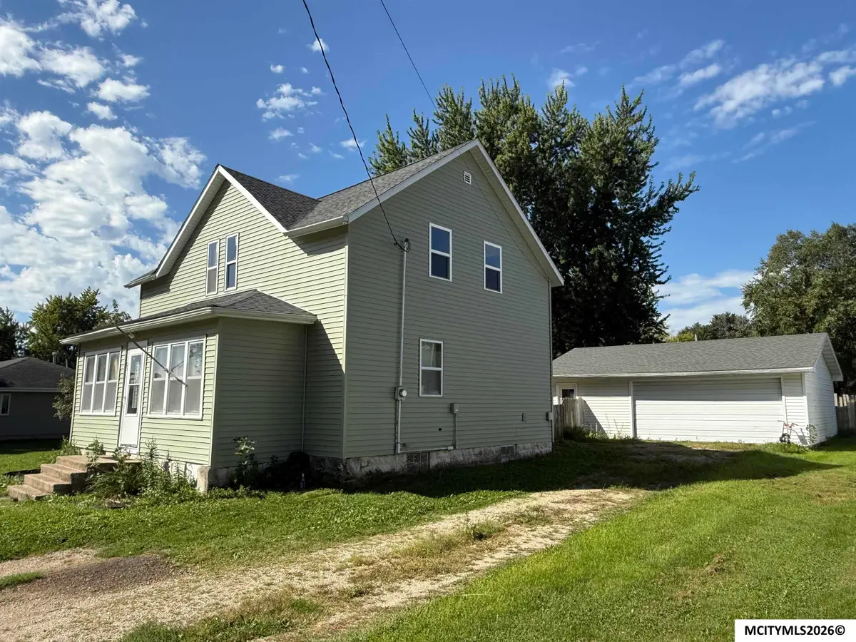 105 S Jefferson St., Stacyville, IA 50476 - #1