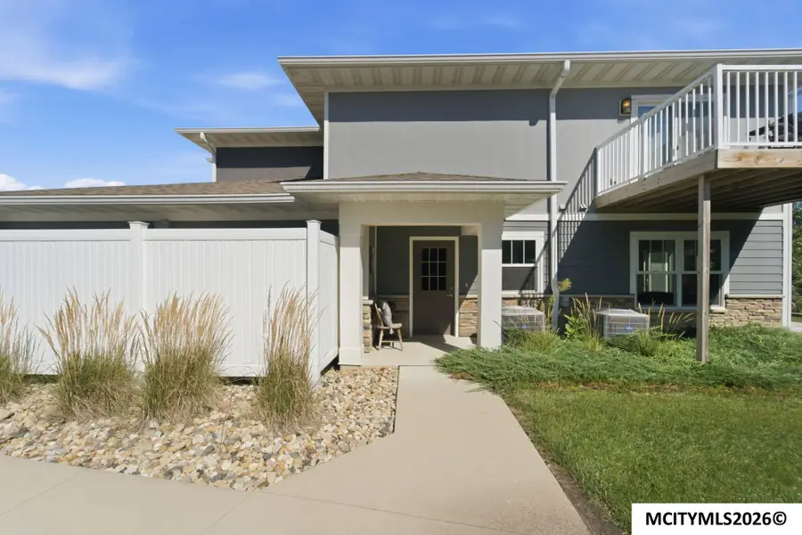 635 Briarstone Dr, Mason City, IA 50401 - #2