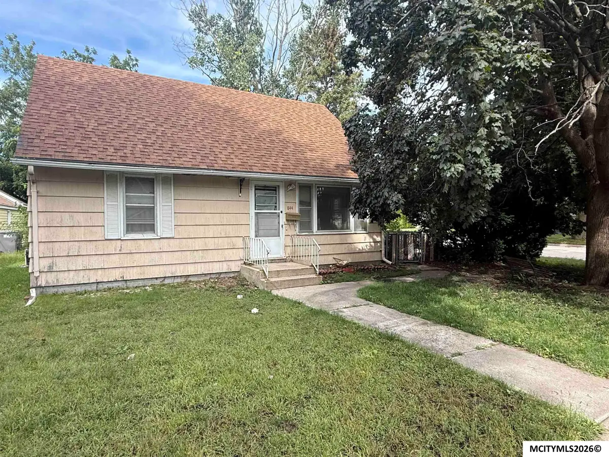 844 10th St. NE, Mason City, IA 50401 - #1