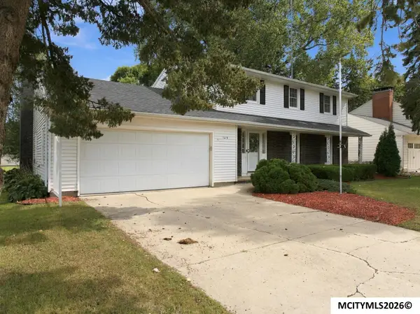 109 Lakeview Dr, MASON CITY, IA 50401
