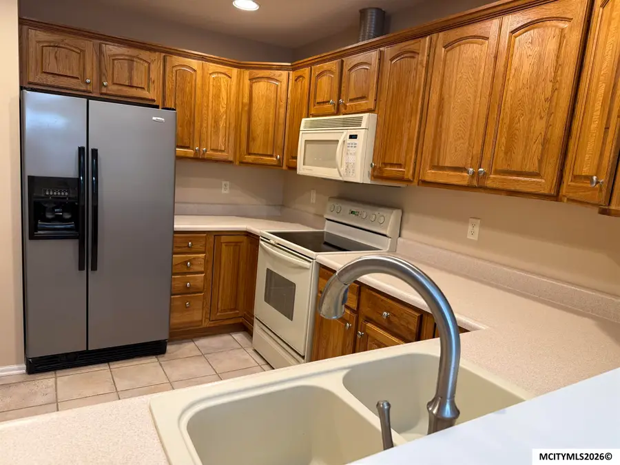 2047 Hunters Ridge, Mason City, IA 50401 - #2
