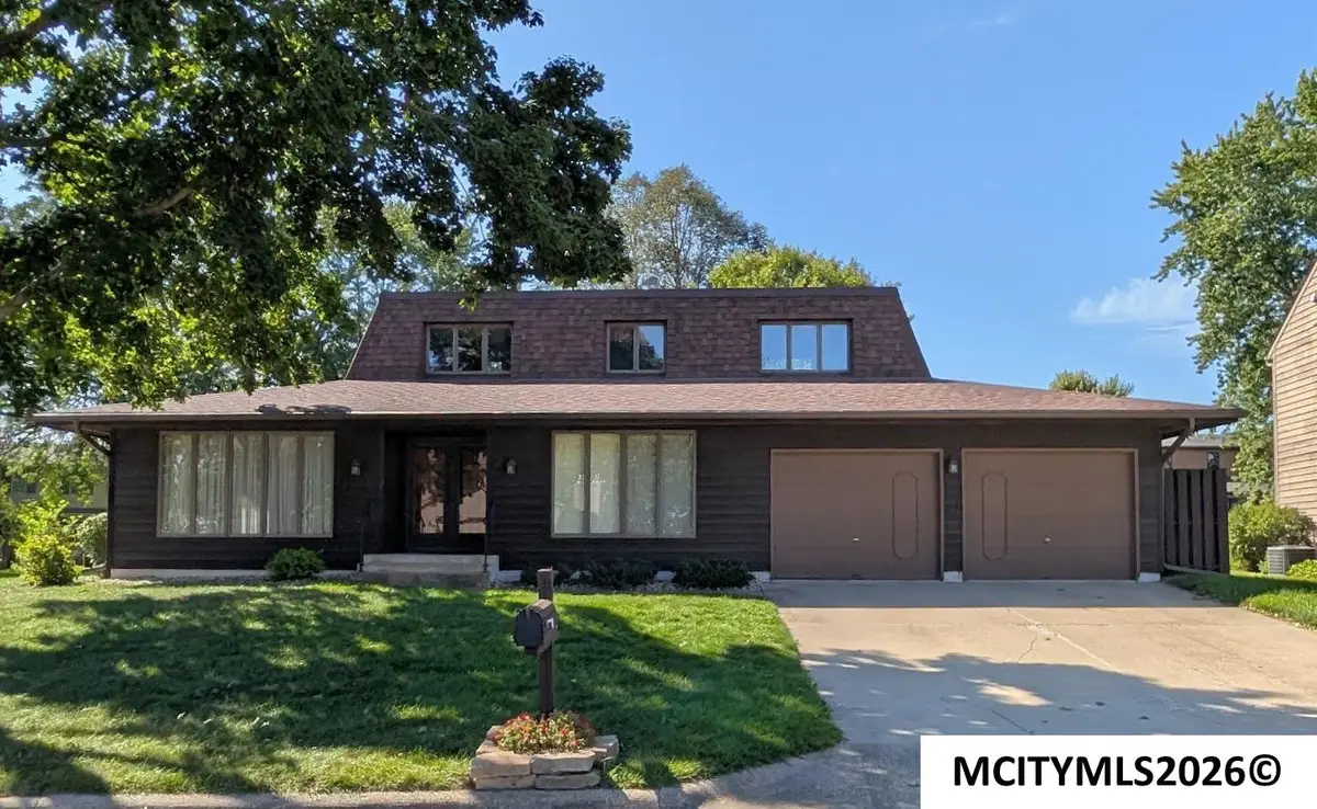 2 Quarry Rd, Mason City, IA 50401 - #1