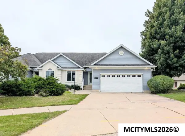 3247 Pinnacle Ct, MASON CITY, IA 50401