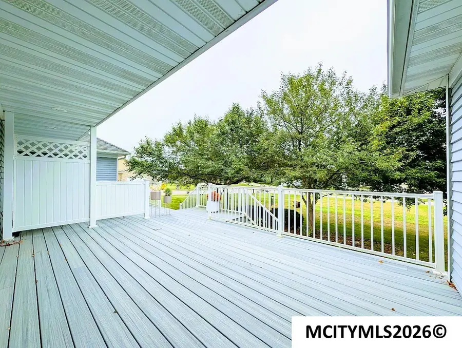 3247 Pinnacle Ct, Mason City, IA 50401 - #2