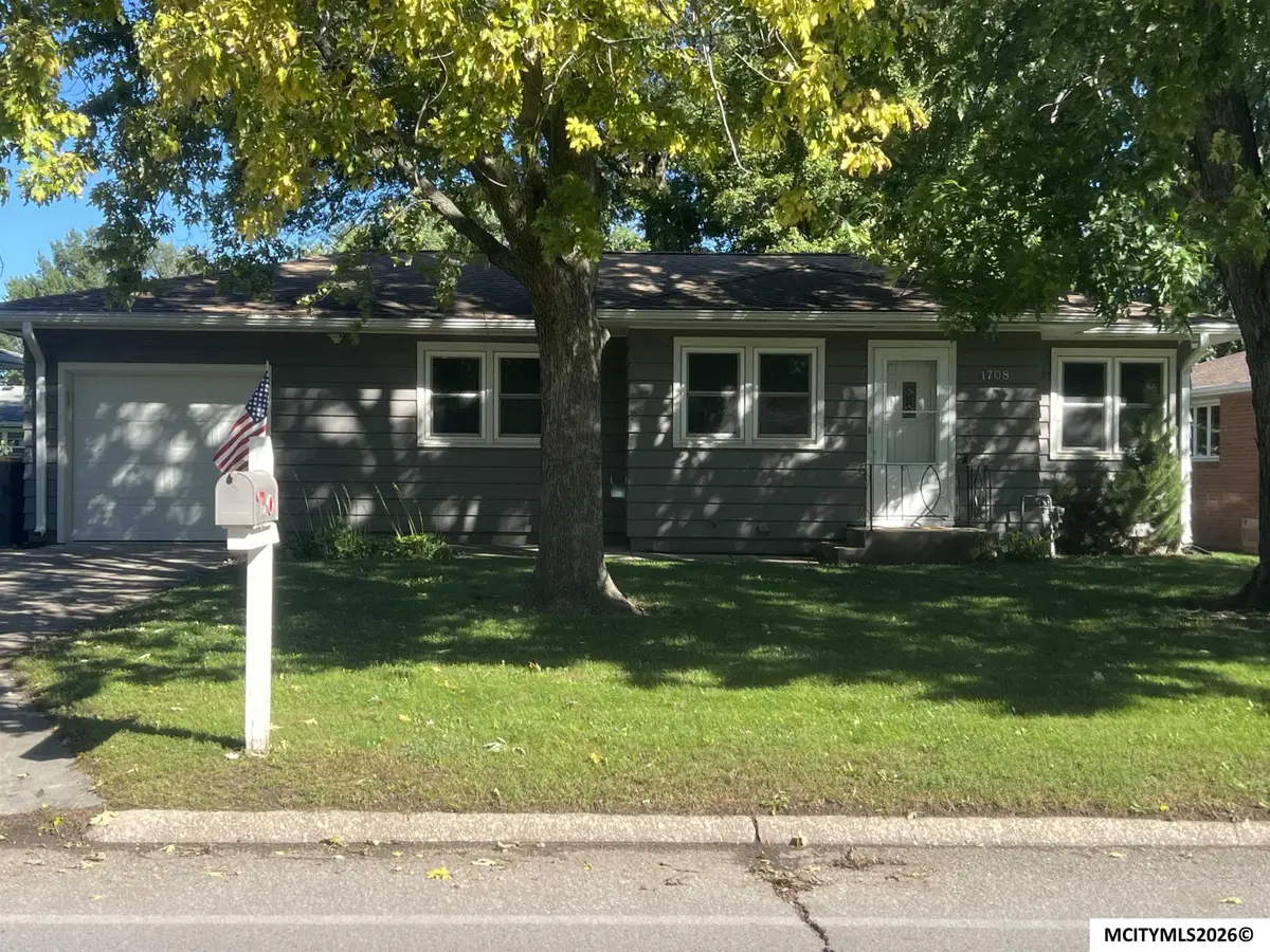 1708 Cerro Gordo Way, Mason City, IA 50401 - #1
