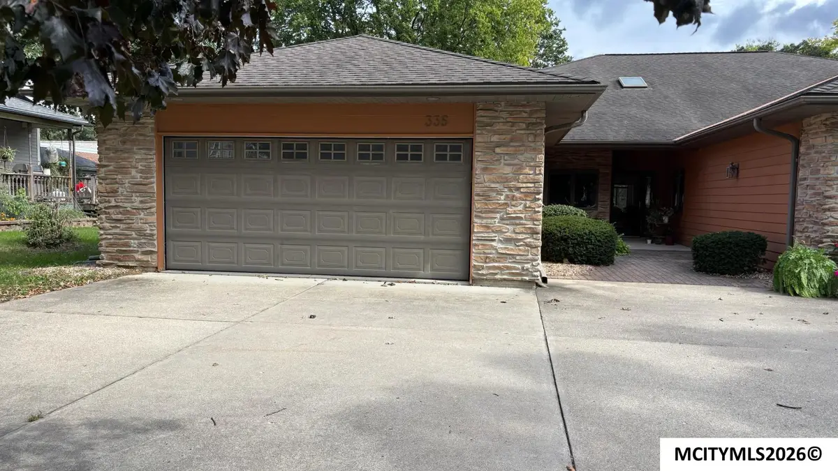 335 S Pennsylvania Ave, Mason City, IA 50401 - #1