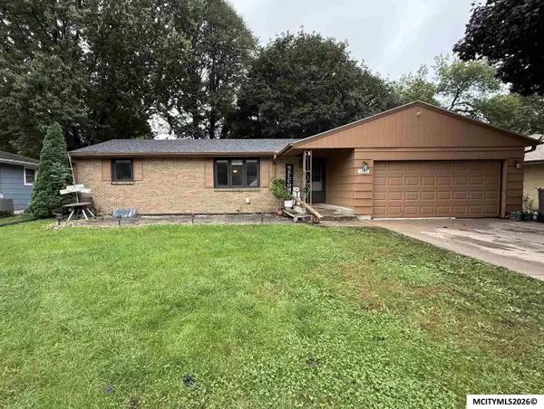 1039 Park Ln, MASON CITY, IA 50401