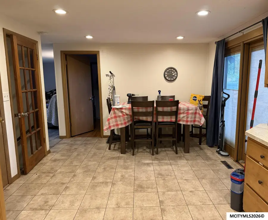 1039 Park Ln, Mason City, IA 50401 - #3