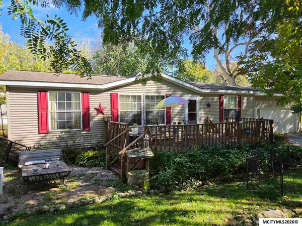 105 N Gaylord, NORA SPRINGS, IA 50458