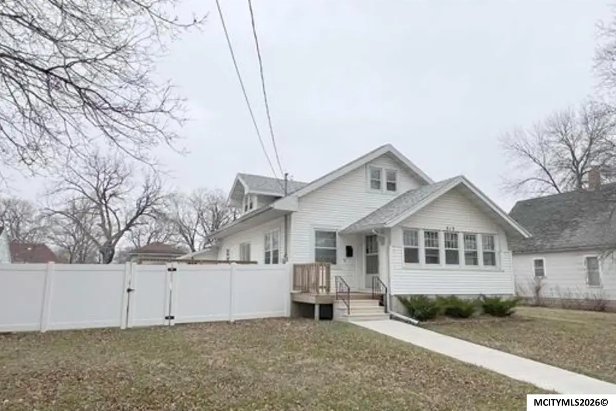 512 8th SE, Mason City, IA 50401 - #1