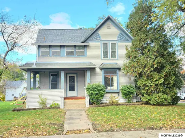 424 8th  SE, MASON CITY, IA 50401