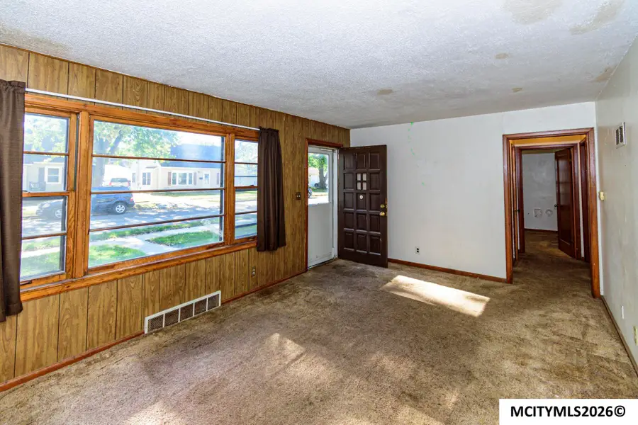 744 16TH NE, Mason City, IA 50401 - #2