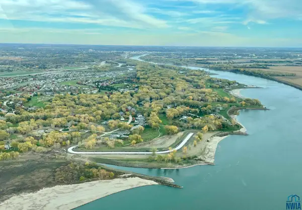 719 Firethorn Trail #14, Dakota Dunes, SD 57049