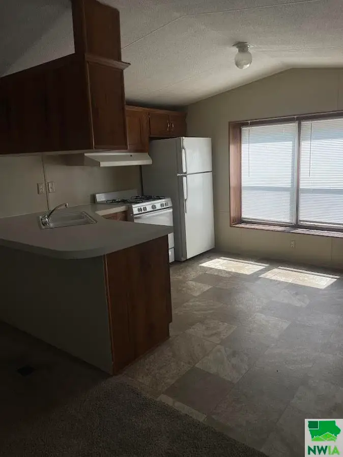 447 N Plum St. #20, Vermillion, SD 57069 - Image #3