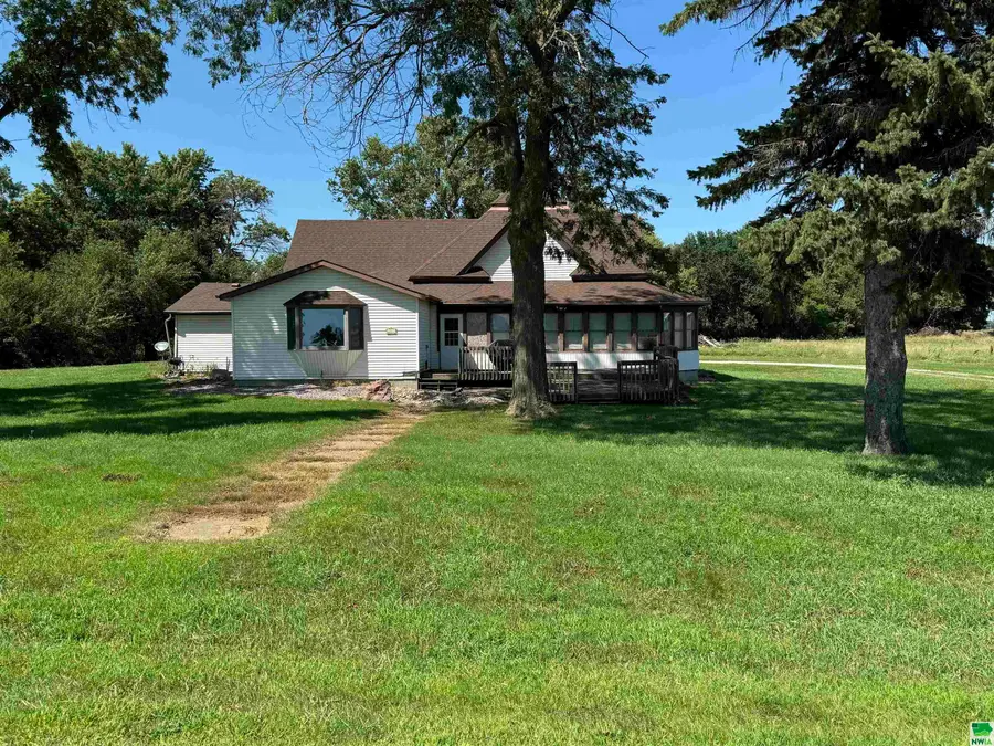 2361 18th St SW, Le Mars, IA 51031 - Image #2