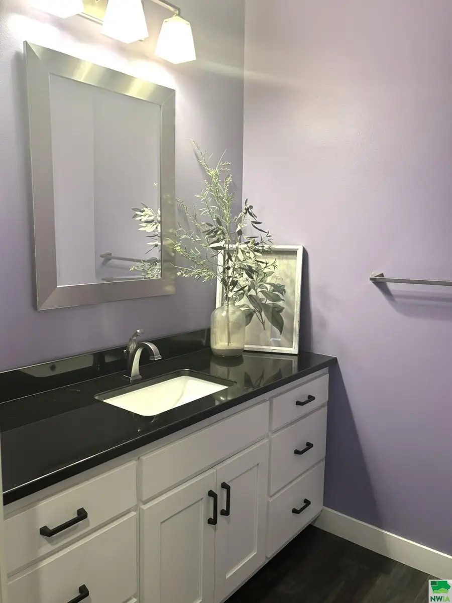 925 Sunrise Trail, Sioux Center, IA 51250 - Image #3