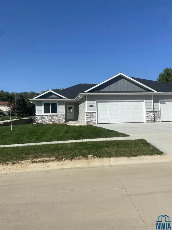 3401 Lafayette Dr, Sioux City, IA 51104