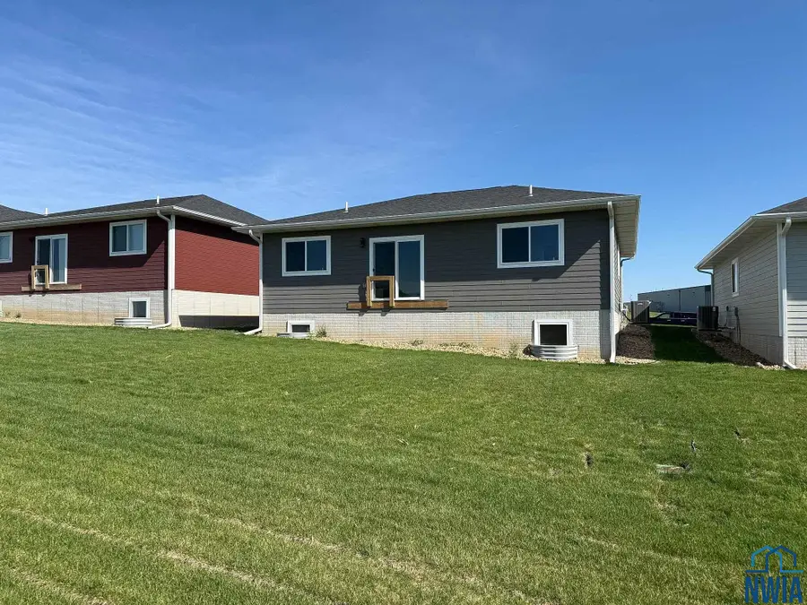 1616 14th St SE, Orange City, IA 51041 - Image #2