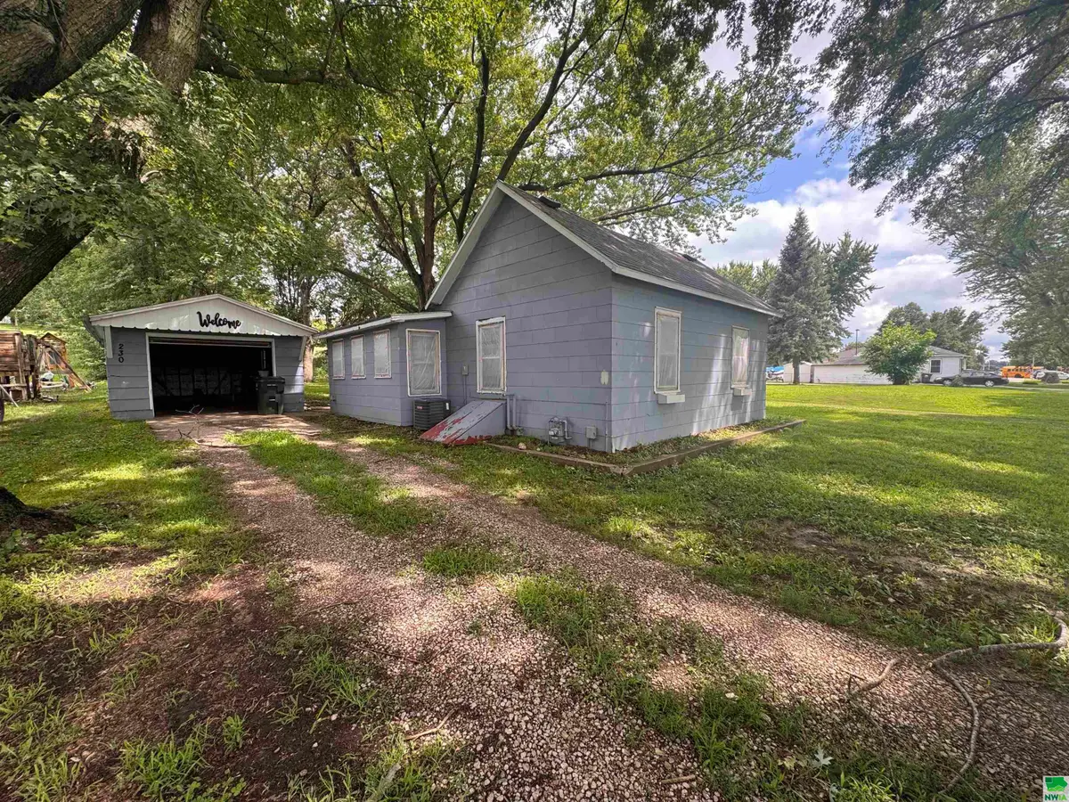 230 S 1st St, Moville, IA 51039 - Image #1