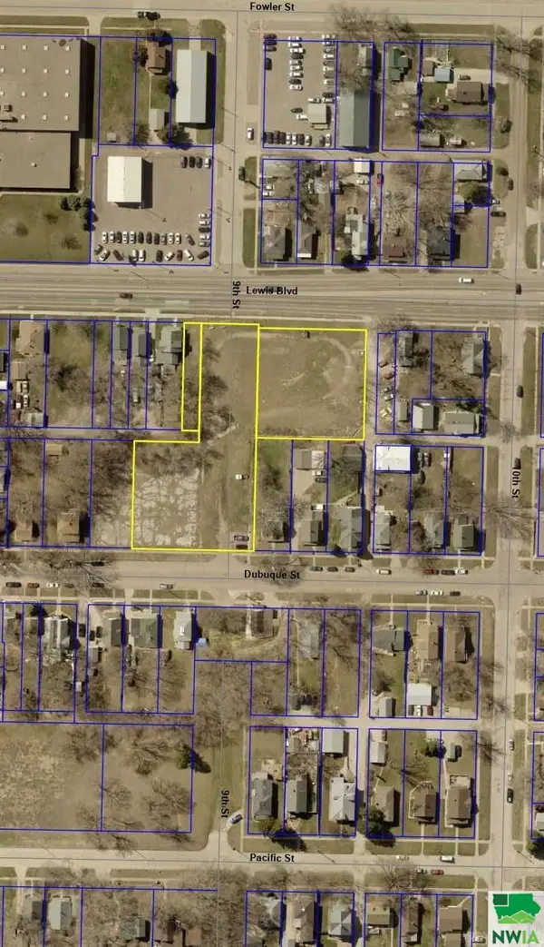 904-822-821 Lewis Blvd  Dubuque St, Sioux City, IA 51105