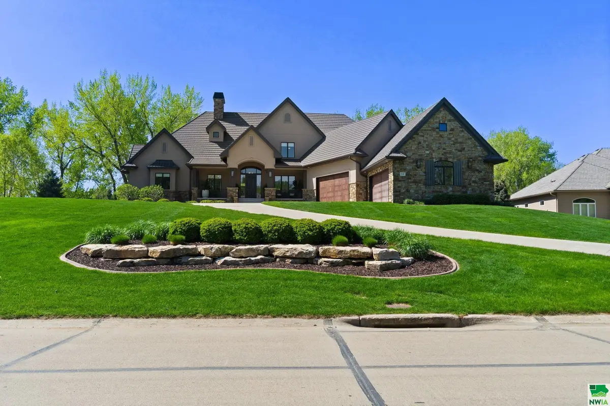 556 Firethorn Trail, Dakota Dunes, SD 57049 - Image #1
