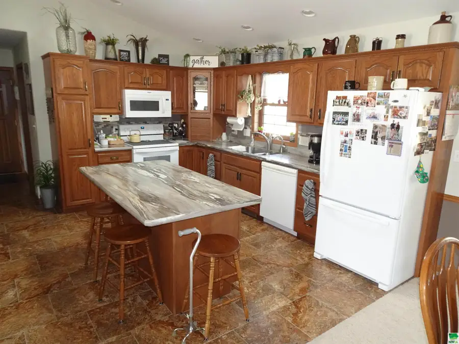 602 E 3rd St., Sanborn, IA 51248 - Image #2