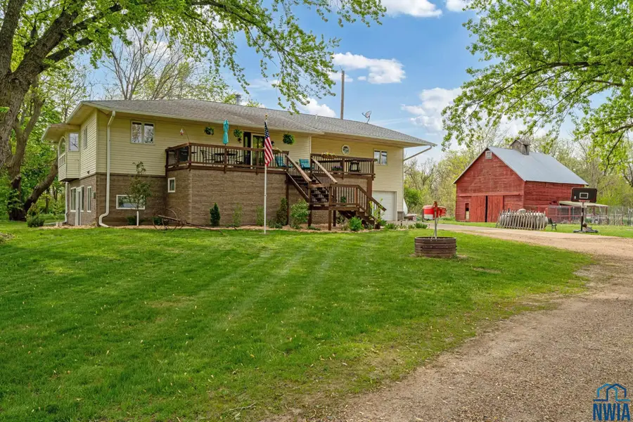 46614 316th St, Vermillion, SD 57069 - Image #2