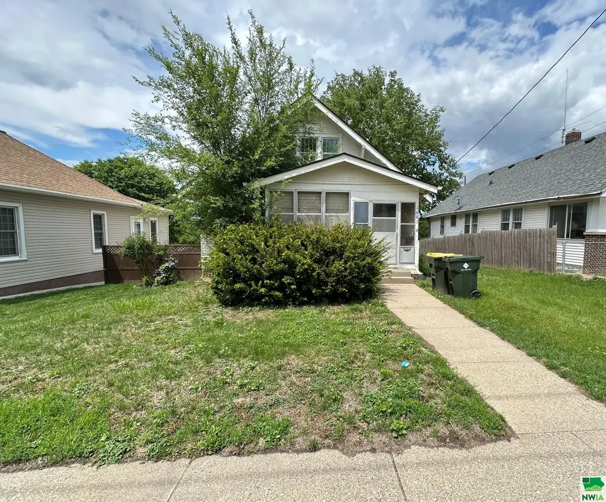 1403 W 6TH ST, Sioux City, IA 51103 - Image #1