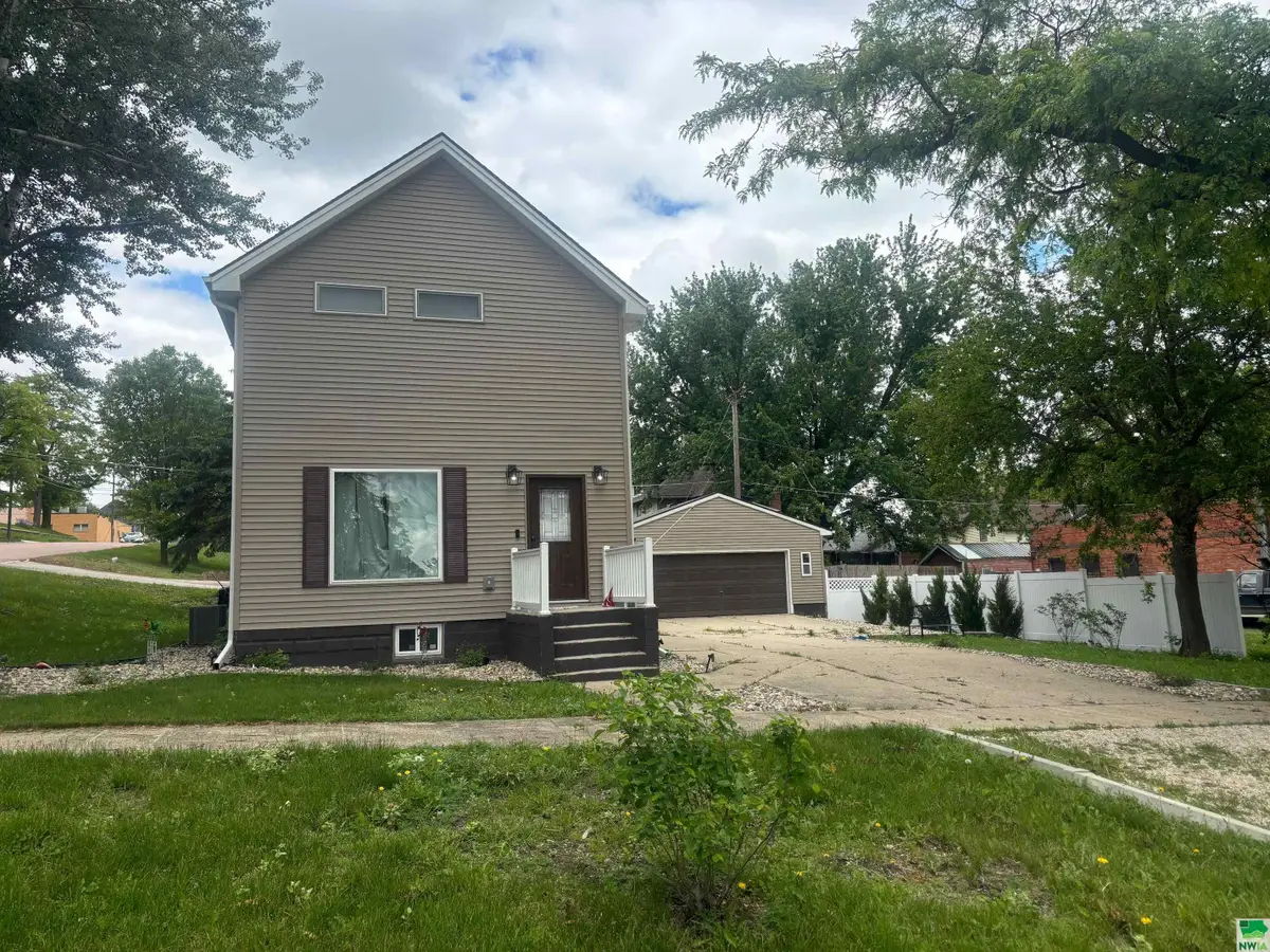 524 W Elm St, Cherokee, IA 51012 - Image #1