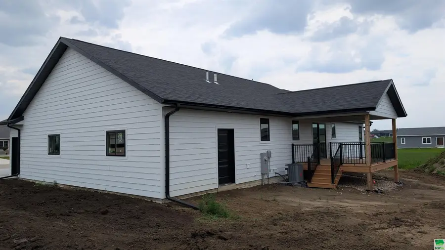 1647 7th Ave SE, Sioux Center, IA 51250 - Image #3