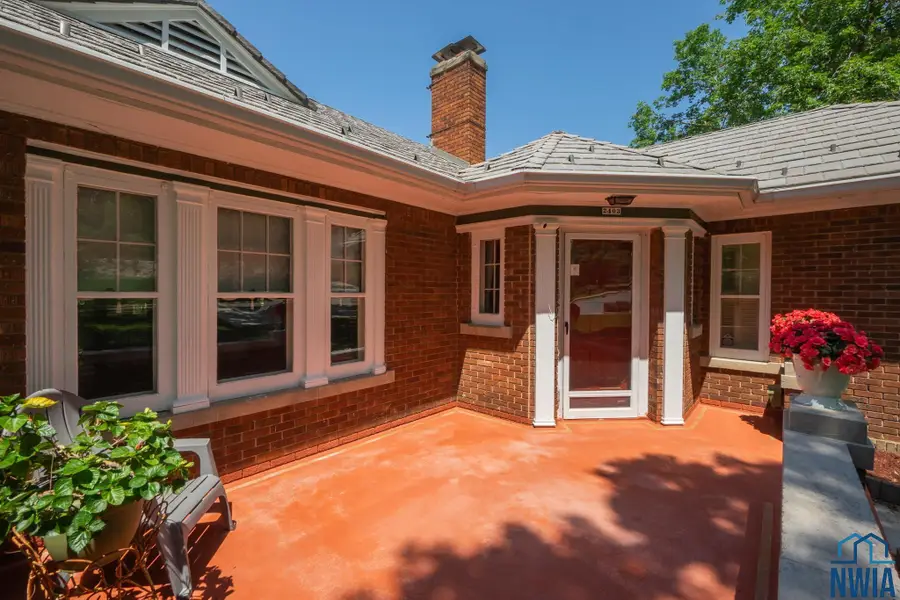 2403 E SOLWAY ST, Sioux City, IA 51104 - Image #2