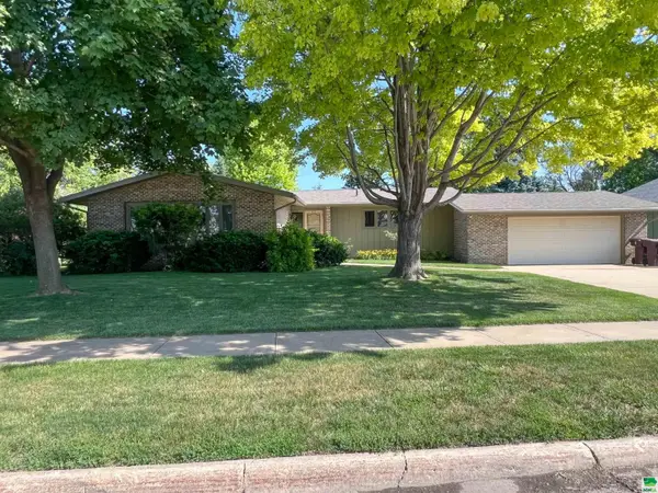 211 Wedgewood, South Sioux City, NE 68776