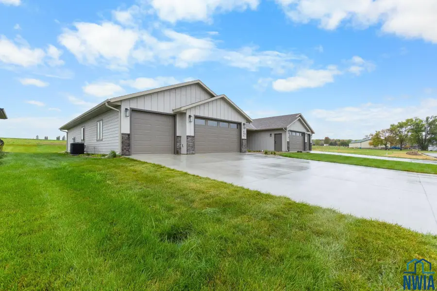 505 Mill Pond Rd #2, Rock Rapids, IA 51246 - Image #3